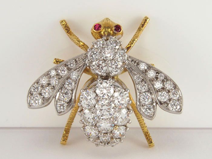 Diamond Bumble Bee Pin 6.00cts in 18kt White and Yellow Gold 