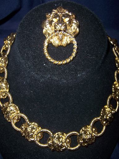 VINTAGE Lion Brooch & Choker Necklace  