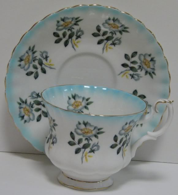   Saucer Set with White Buttercups & Trimmed in Gold; made in England