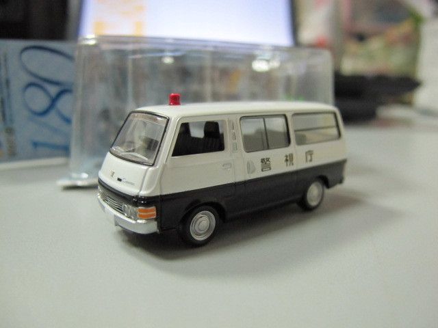 Nissan Caravan Japan Police car HO scale 1/80 Tomytec  