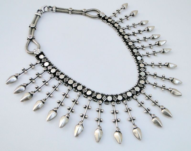 VINTAGE ESTATE 800 SILVER SPIKY NECKLACE CHOKER  