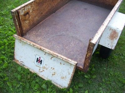 Vtg INTERNATIONAL HARVESTER IH LAWN & GARDEN TRACTOR CART TRAILER 