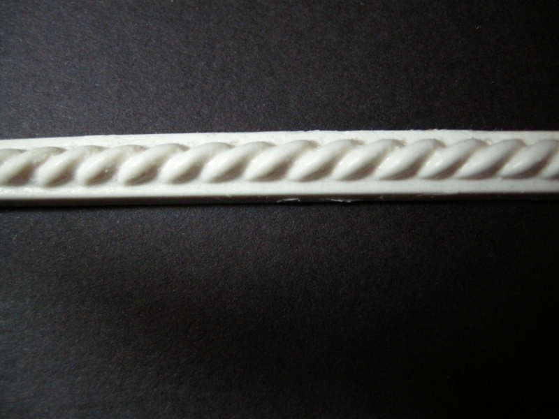 Dollhouse Miniature Resin Trim Moulding M29  