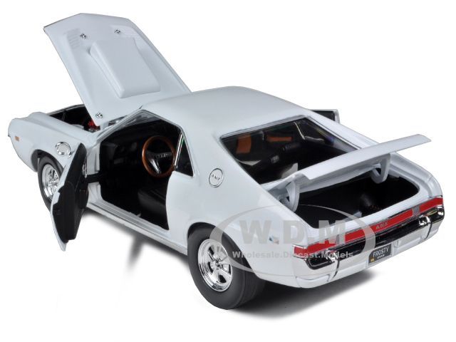   AMC AMX HURST S/S FROST WHITE 1/18 LIMITED EDITION BY AUTOWORLD AMM979