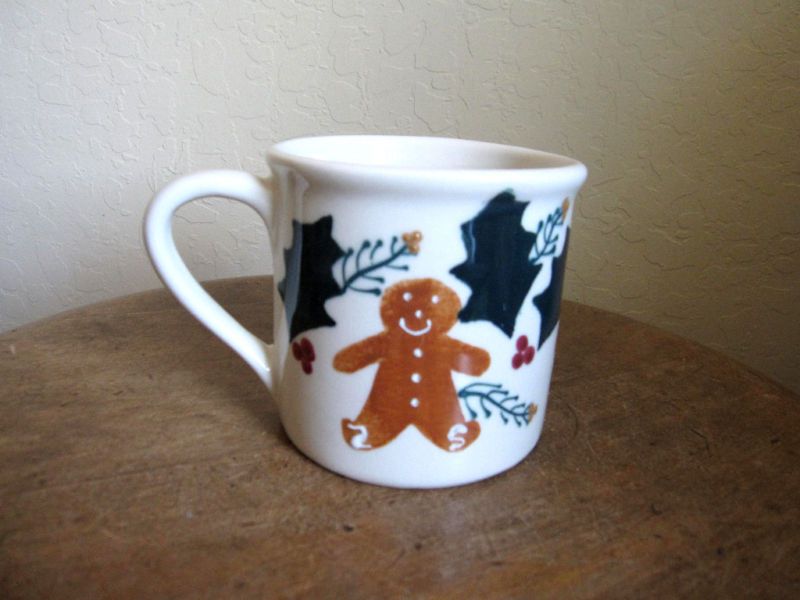 HARTSTONE GINGERBREAD MEN CHRISTMAS MUG(S) WITH HOLLY  