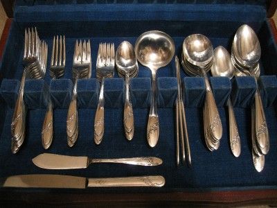   78 Pc Oneida QUEEN BESS II Silver Plate Flatware Set w Case  