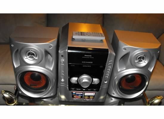 PANASONIC STEREO SA AK240 5 DISC, 2 TAPES, AM/FM  