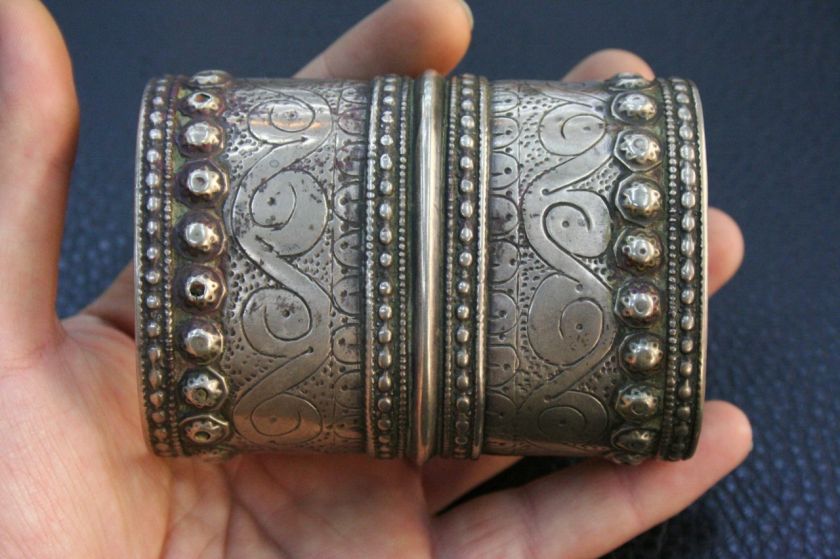 ANTIQUE OLD TURKOMAN ETHNIC OLOMI SILVER BRACELET # 5  