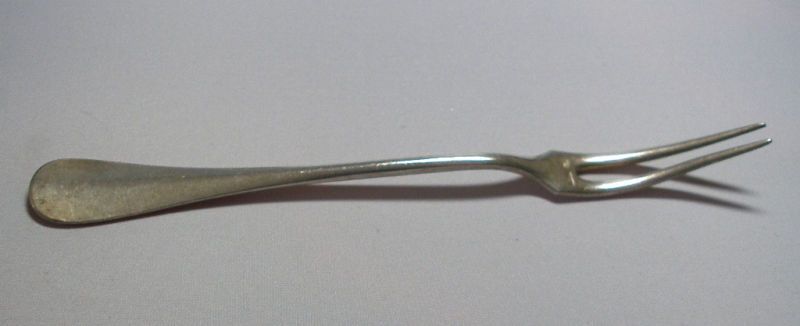 VINTAGE ANTIQUE CHAS. R. RUEGGER FRENCH ESCARGOT FORK  