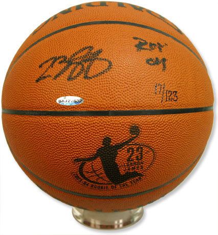 LEBRON JAMES UDA AUTOGRAPHED ROY BASKETBALL LE/123  