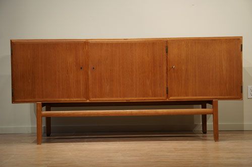 Danish Modern Teak Sideboard designed by Ole Wanscher for J.Jeppensens 