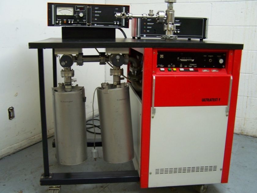 LEYBOLD HERAEUS HELIUM LEAK DETECTOR MASS SPECTROMETER  