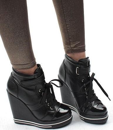 RUNWAY GOTH PUNK ROCK N ROLL PLATFORM MAGIC LACE ANKLE MOTO BOOTIE 