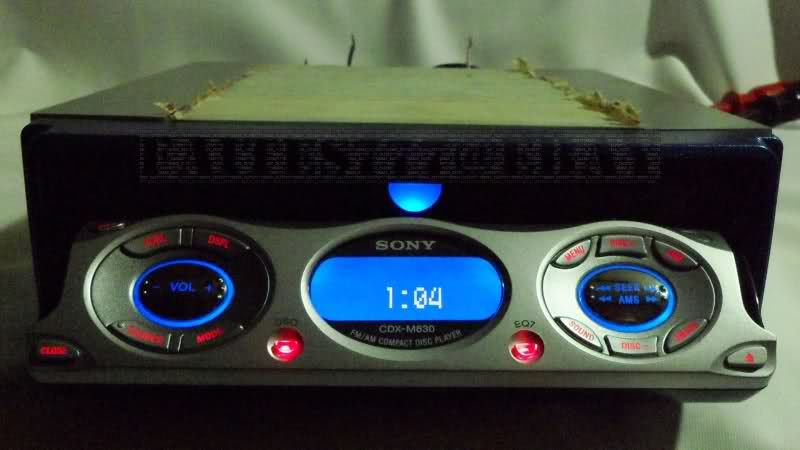 Sony Xplod CDX M630 CD/AM/FM player car in dash radio headup unit 