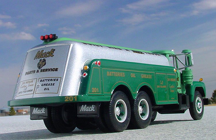 LAST   XR   VHTF   MACK TRUCKS 1966 R MODEL TANKER   First Gear  